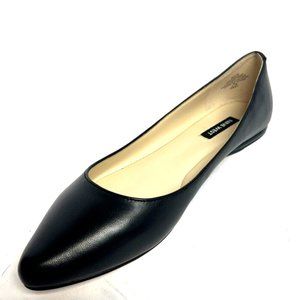 Nine West Womens Speakup Flat Black Leather Size 8.5Wide